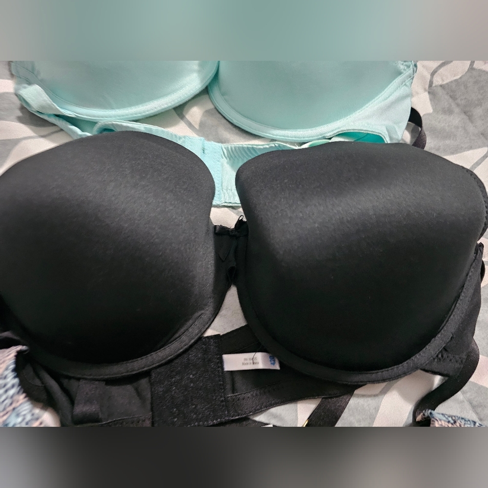 Bras set of 3 Rue21 size 42D Brand new - Picture 7 of 7